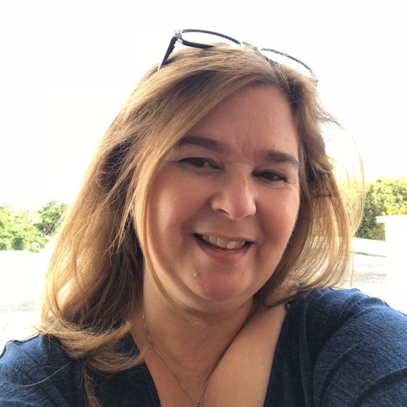 Meet your Posher, Maria - Picture 2 of 2